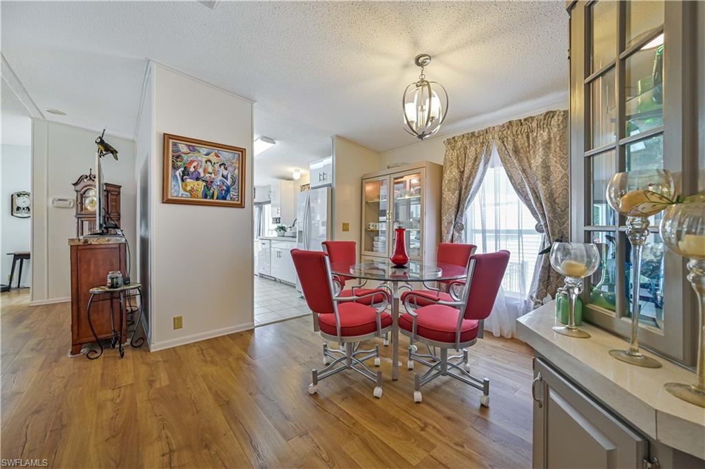 COUNTRY LAKES - Residential