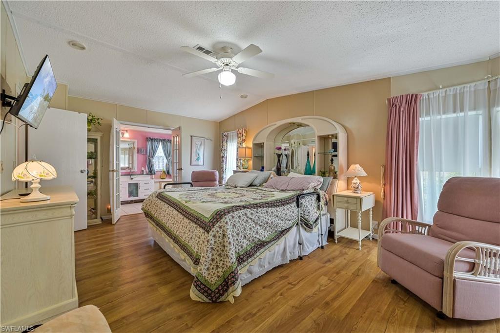 COUNTRY LAKES - Residential