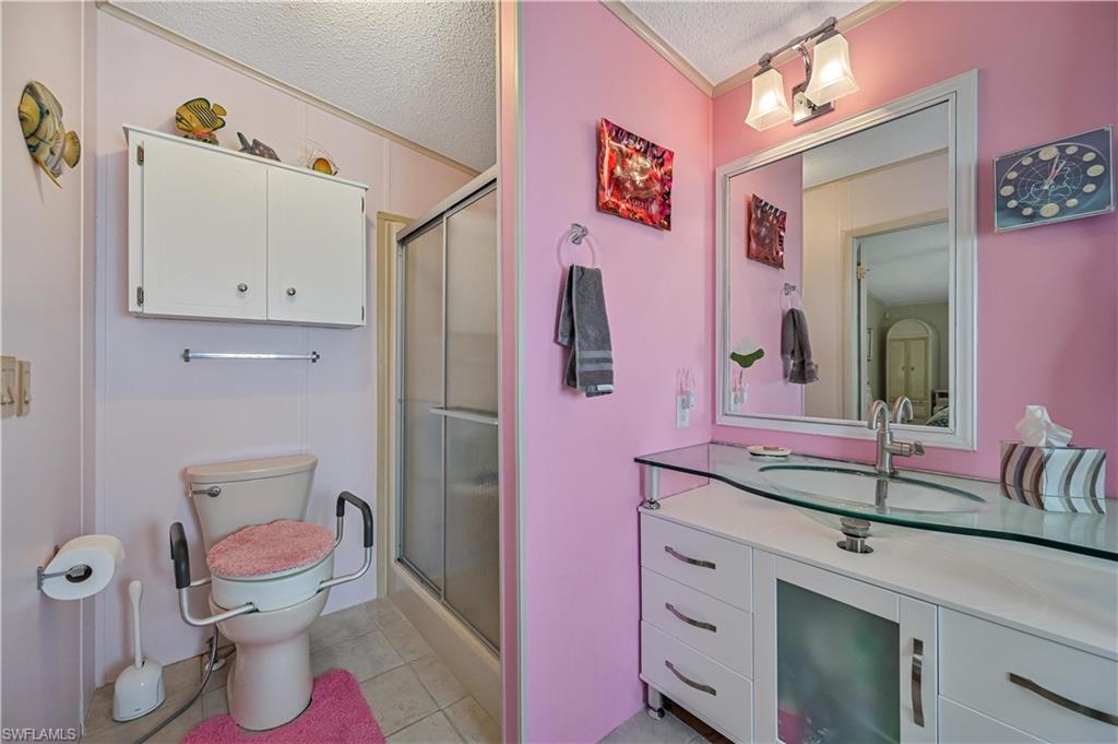 COUNTRY LAKES - Residential