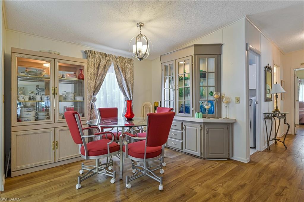 COUNTRY LAKES - Residential