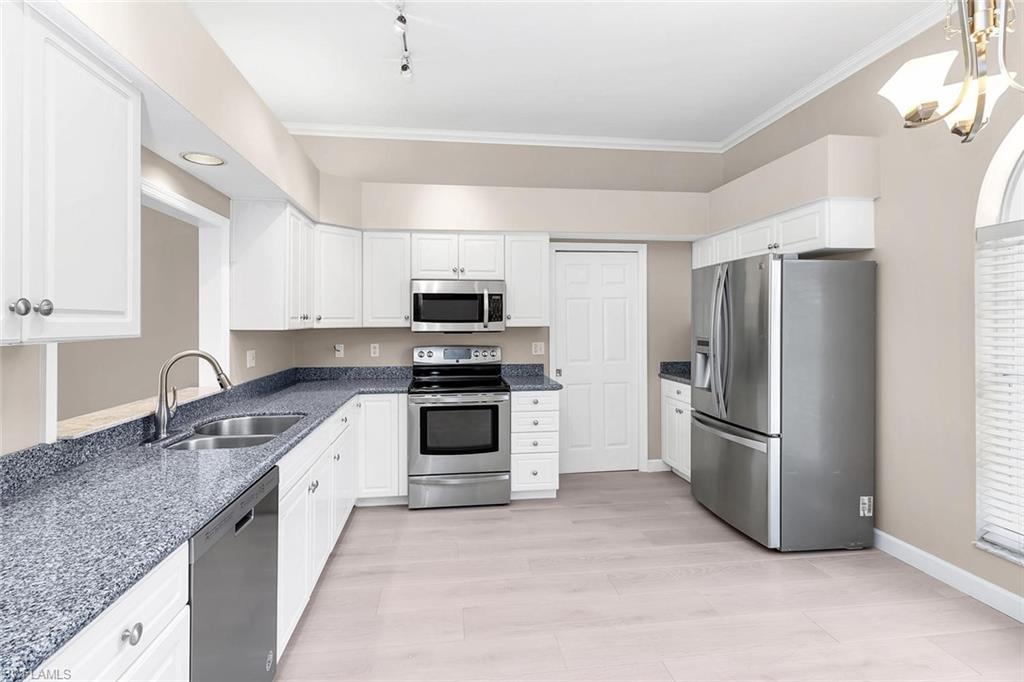 CROWN POINTE EAST - Residential Lease