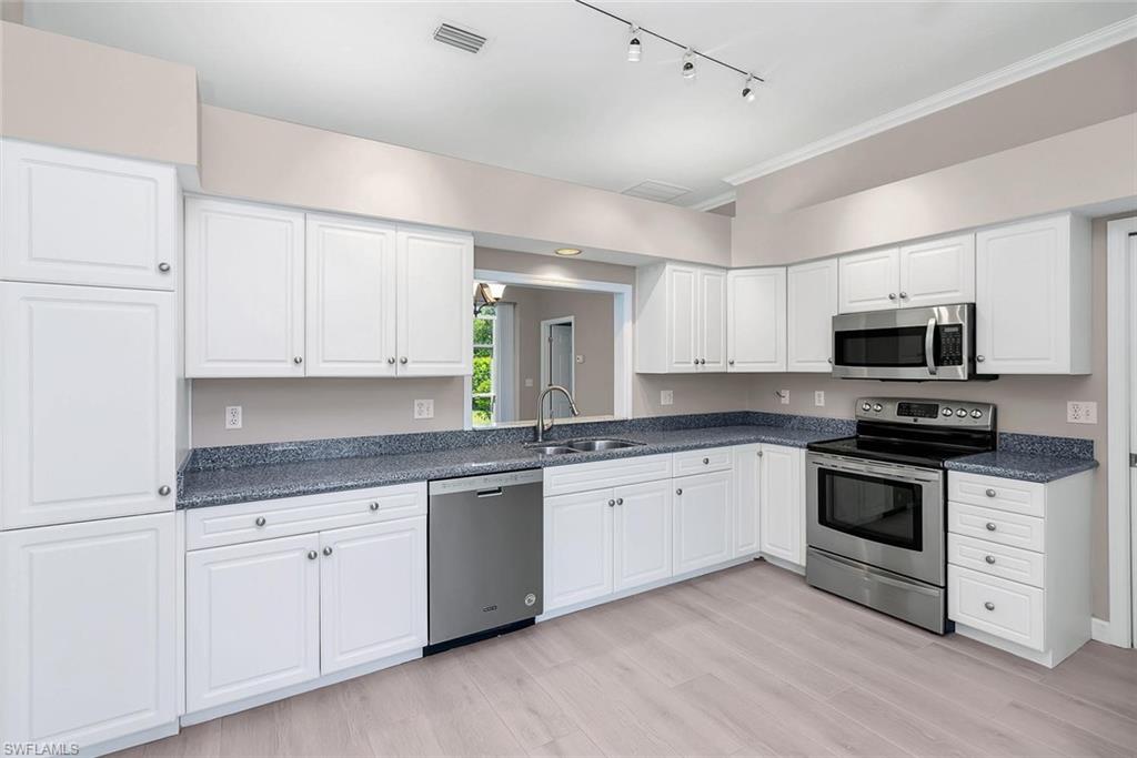 CROWN POINTE EAST - Residential Lease