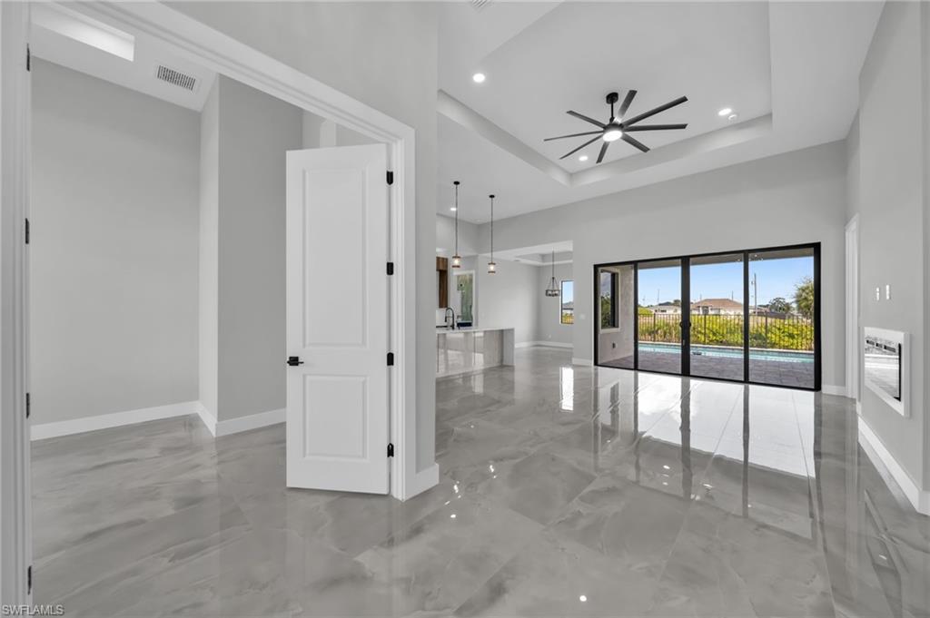 CAPE CORAL - Residential