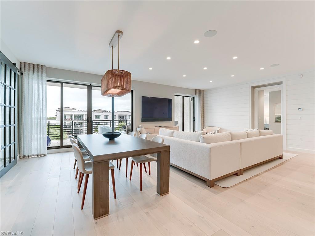 ELEVEN ELEVEN CENTRAL - Residential