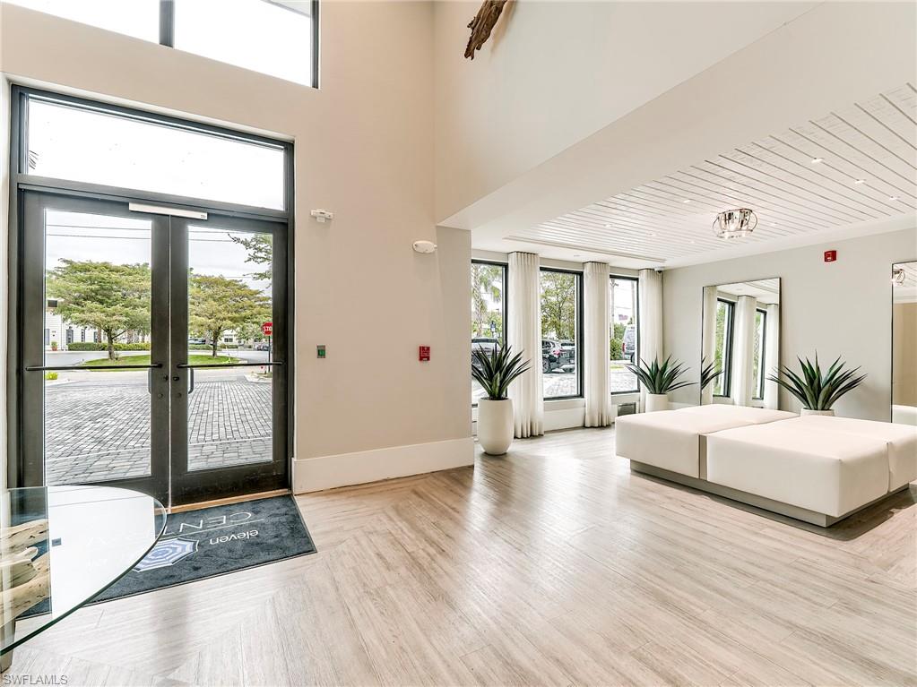 ELEVEN ELEVEN CENTRAL - Residential