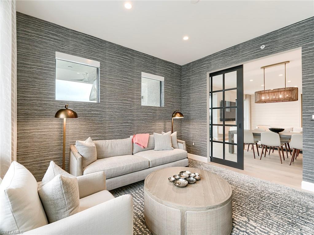 ELEVEN ELEVEN CENTRAL - Residential