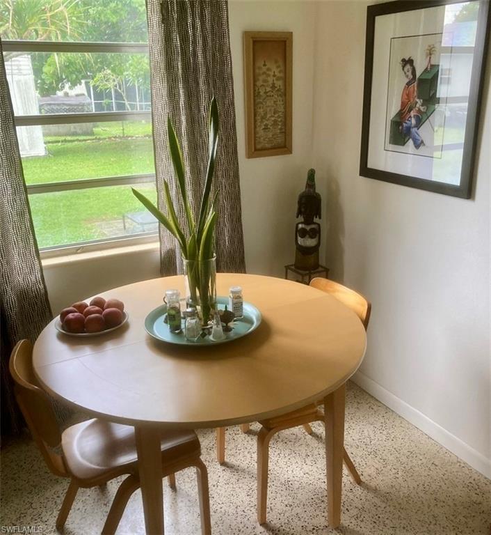 COLONIAL MANOR - Residential