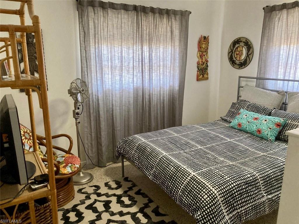 COLONIAL MANOR - Residential