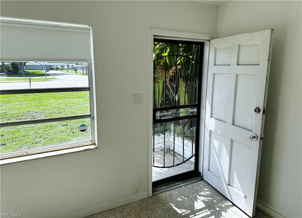 COLONIAL MANOR - Residential