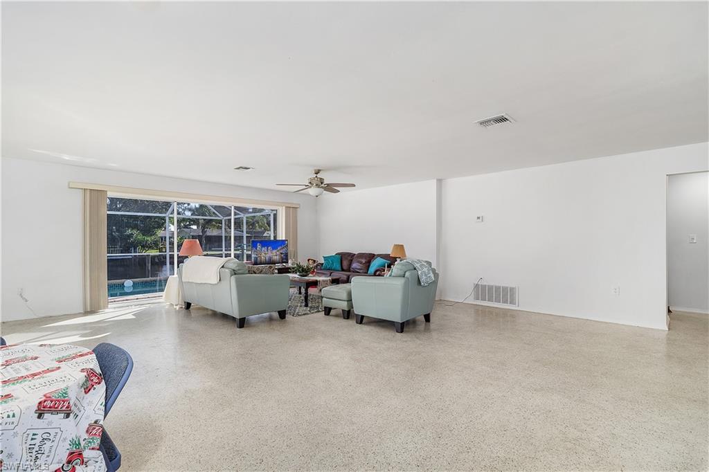 YACHT CLUB COLONY - Residential