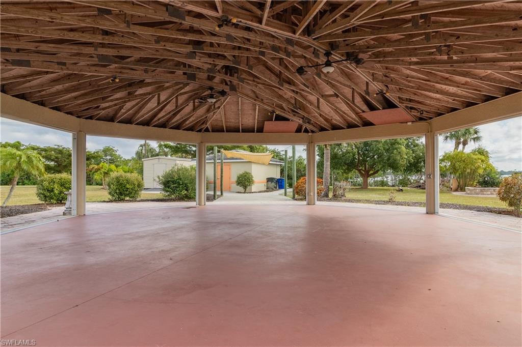 YACHT CLUB COLONY - Residential