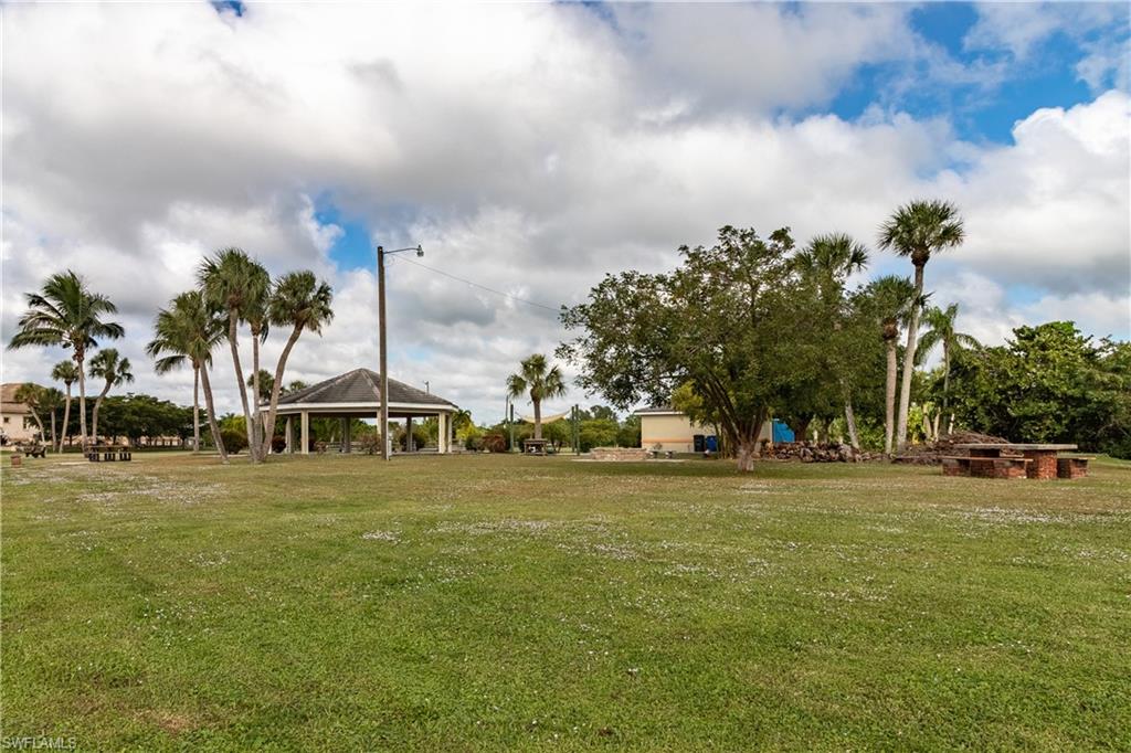 YACHT CLUB COLONY - Residential