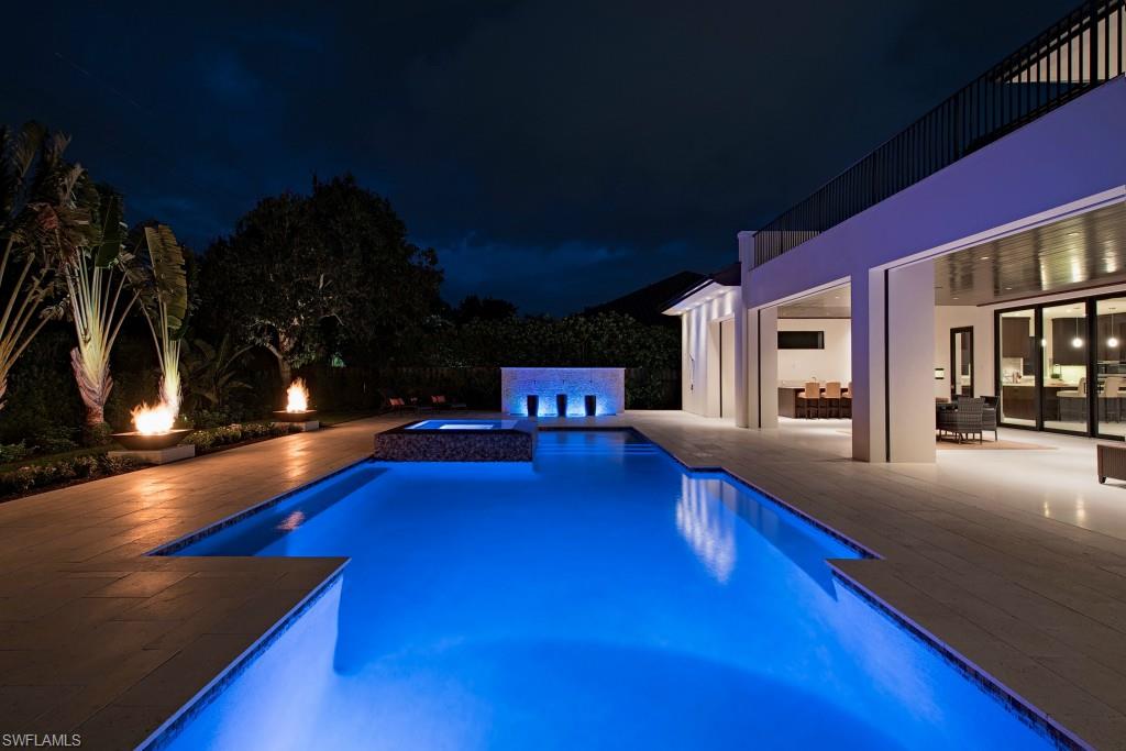 MOORINGS - Residential