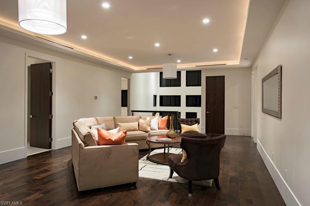 MOORINGS - Residential