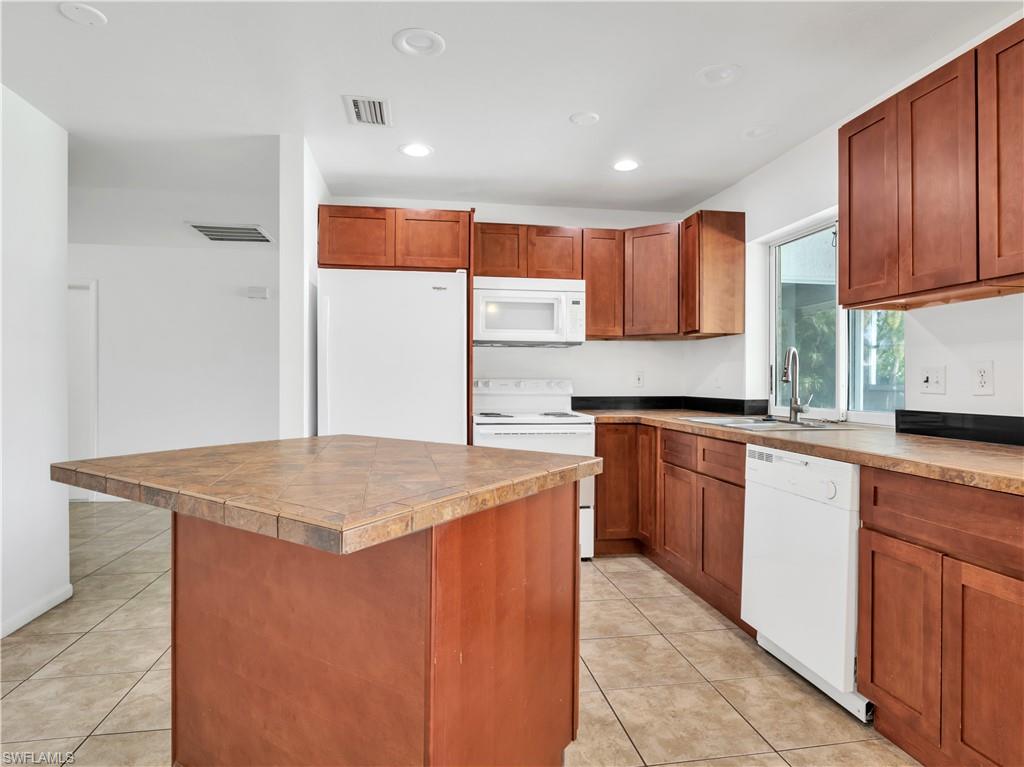 CAPE CORAL - Residential Lease