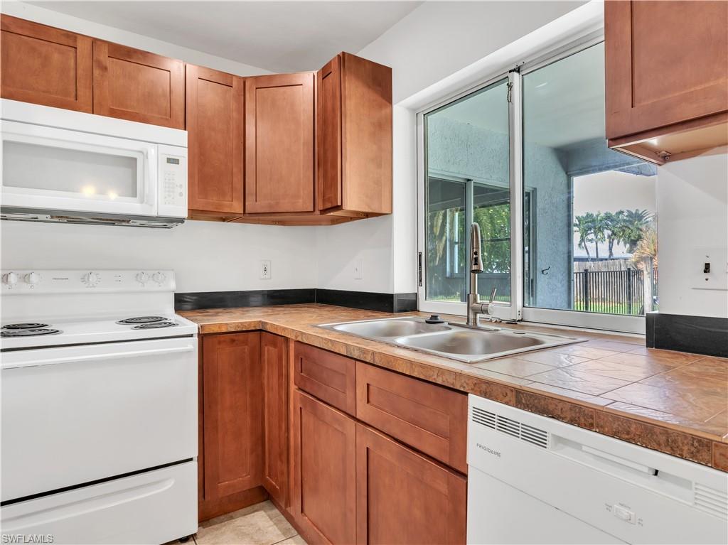 CAPE CORAL - Residential Lease