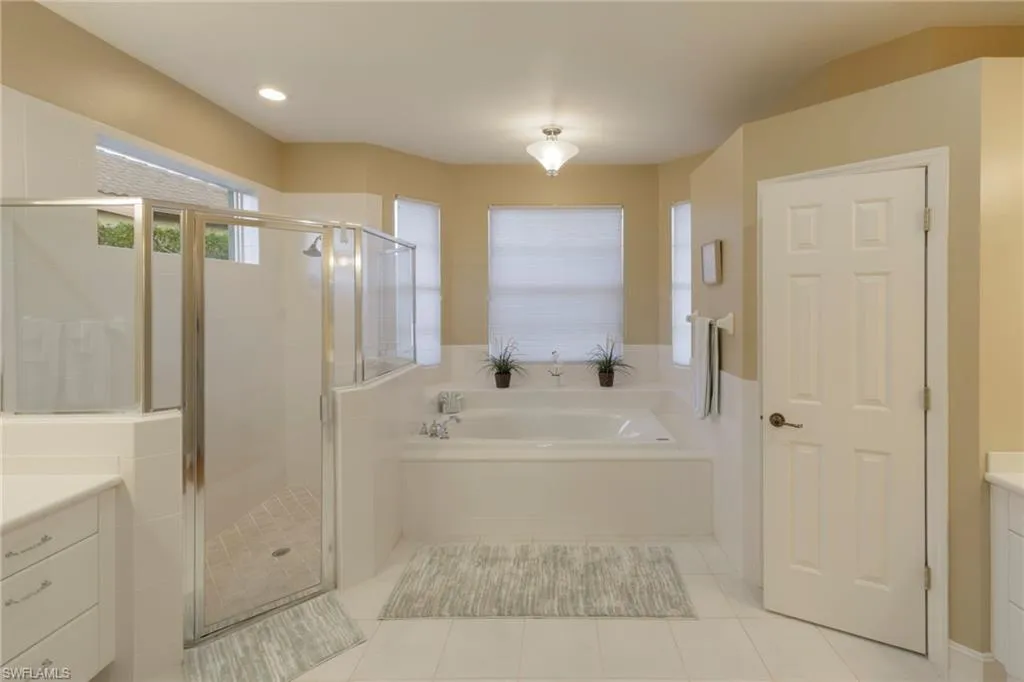 Naples, Florida 34113, United States, 4 Bedrooms Bedrooms, ,3 BathroomsBathrooms,Residential,Active,40748