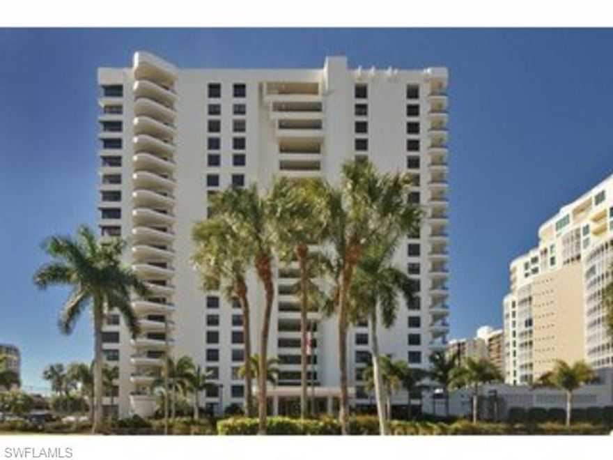 2027 SEASON AVAILABLE 3-6 months  in Solamar on Parkshore Beach front.  SPACIOUS 3  bedroom ,3 bath condo on the 6th floor with exquisite WESTERN VIEWS from Living room, balcony and main bedroom. SW view from
Side balcony off 2 spacious guest bedrooms. Each bedroom has its own bathroom. Large kitchen with breakfast table viewing the tennis court and gulf view. Well furnished comfortable design. Large main suite with view west, walk-in closet, soaking tub, separate shower , double Vanity, private commode room. Amenities include garage parking in building , fitness room, gorgeous new pool next to beach and tennis courts.  Walk to shopping and restaurants at Venetian Village. Close to Mercato center and Waterside Shops.  15 min to Olde Naples.  No pets  90 minimum. View condo after April 18,26. Call for 6 months or longer lease.