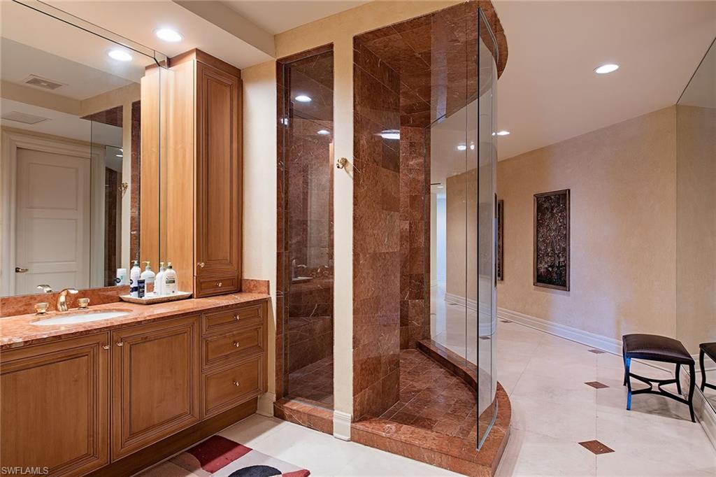 REGENT - Residential