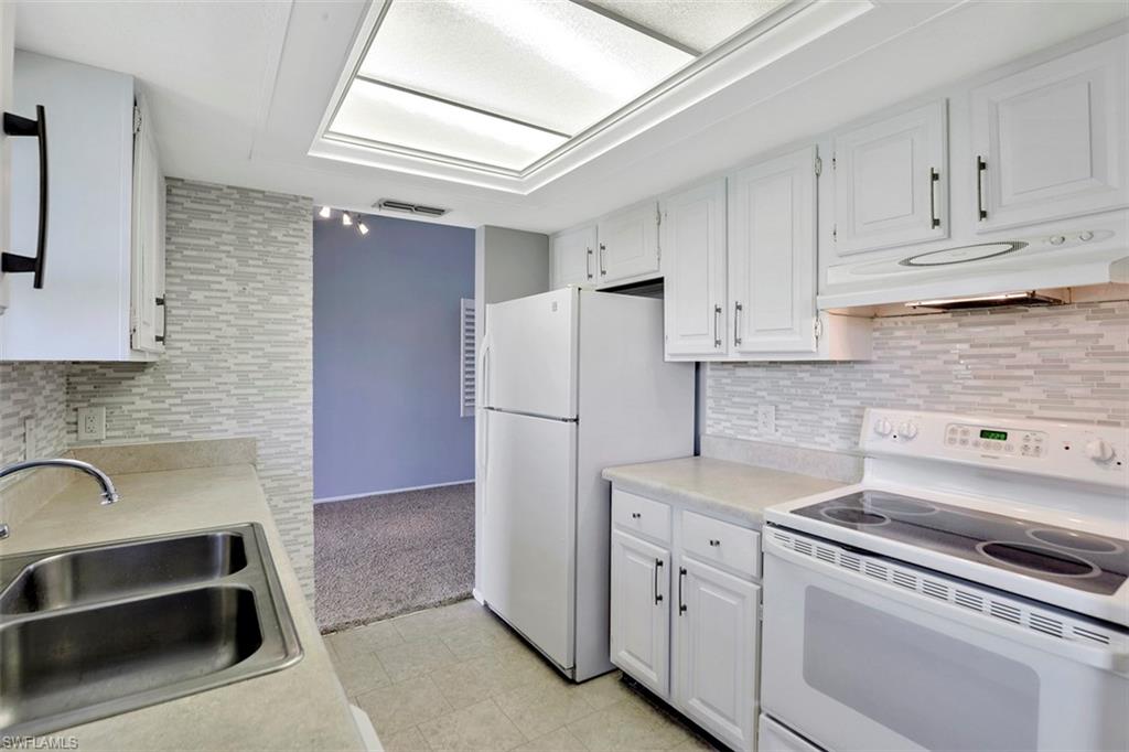 CLUB AT CRYSTAL LAKE CONDOMINIUM - Residential