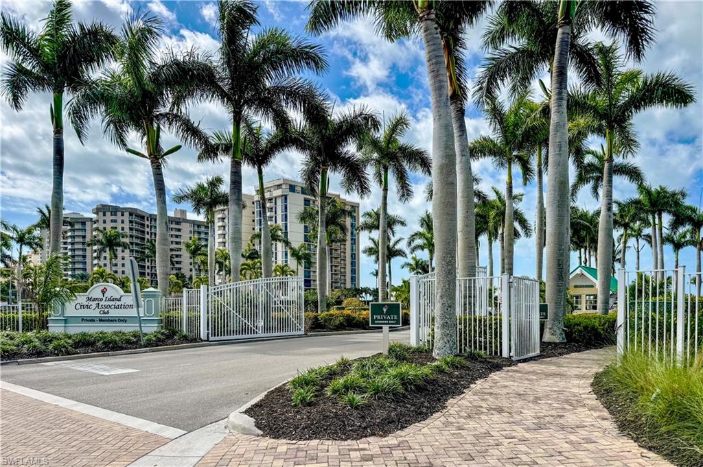 ISLAND MANOR APTS - Residential