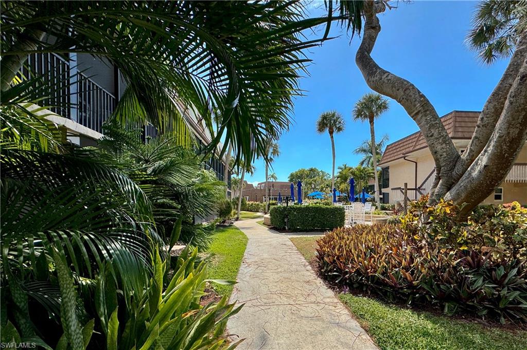 ISLAND MANOR APTS - Residential