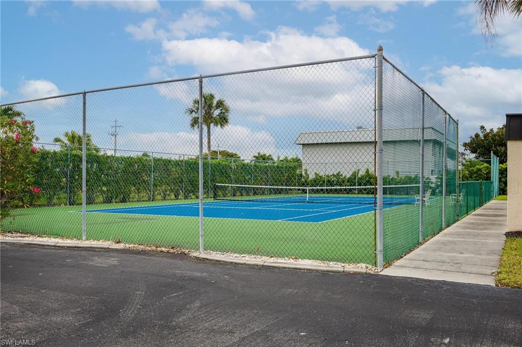 CYPRESS CONDO - Residential