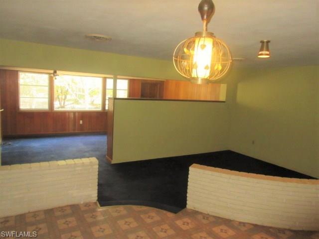 SUBURBIA - Residential