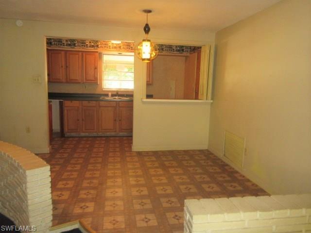 SUBURBIA - Residential