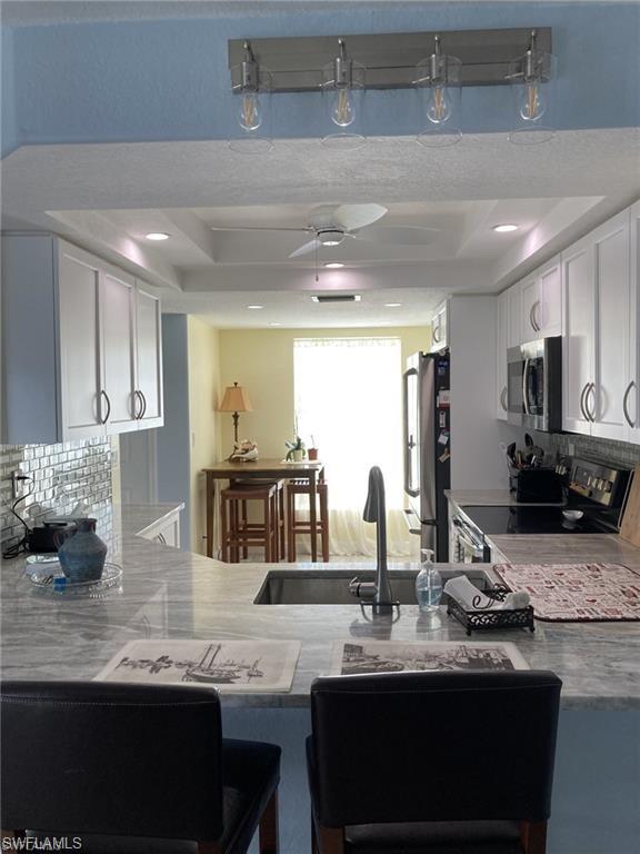 MANOR - Residential Lease