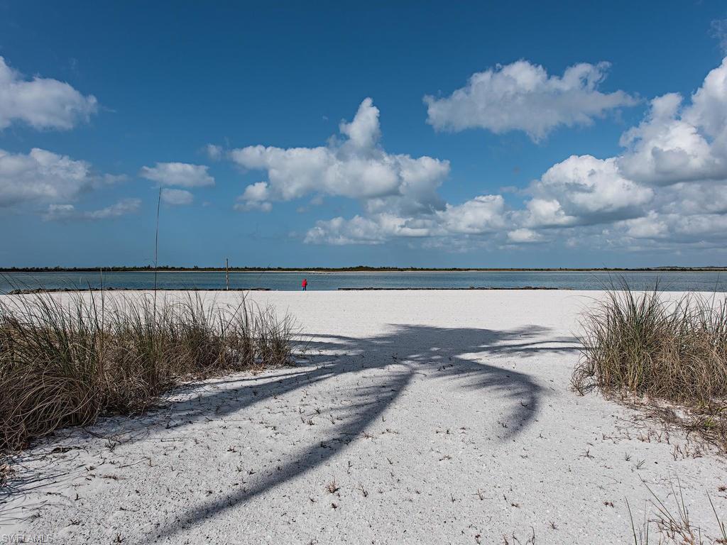 HIDEAWAY BEACH - Residential