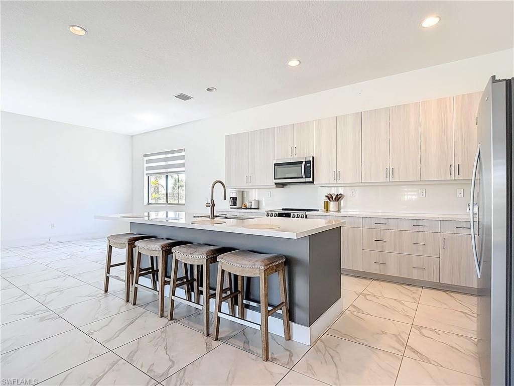 MAPLE RIDGE - Residential