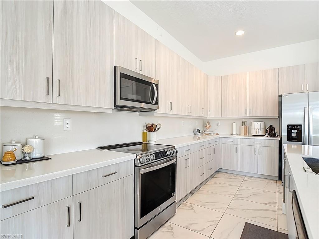 MAPLE RIDGE - Residential