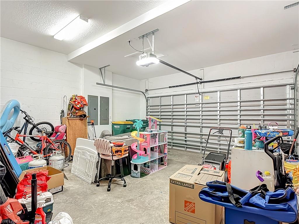 MAPLE RIDGE - Residential