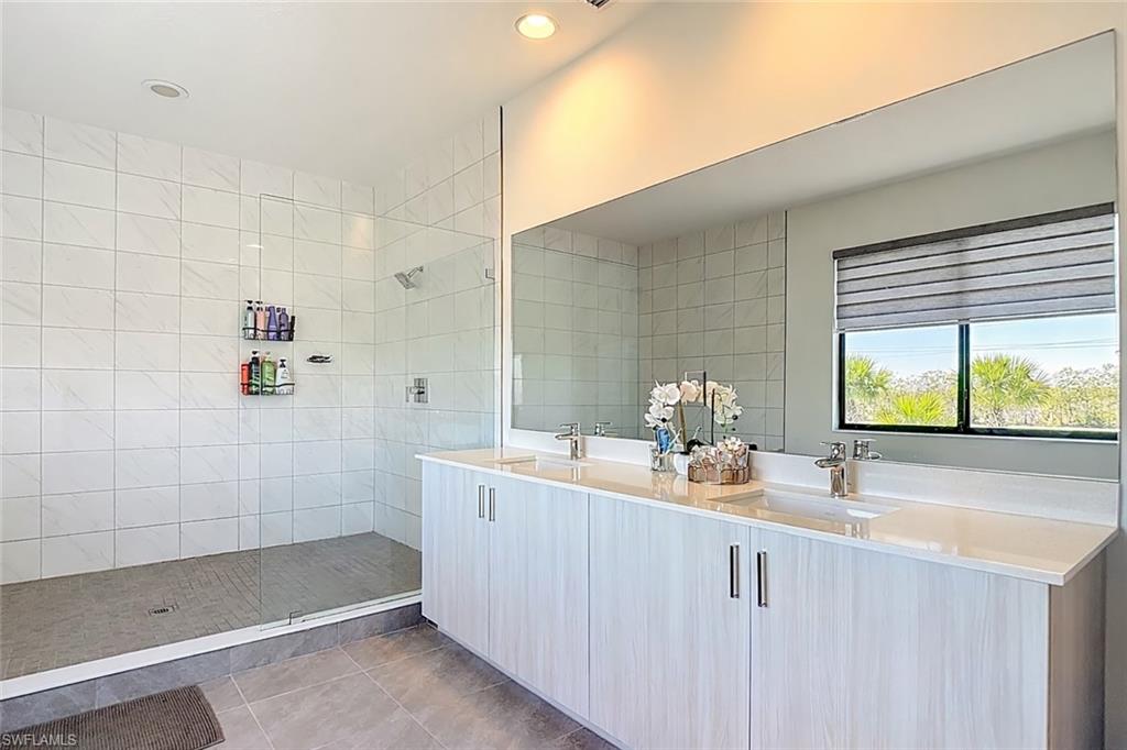 MAPLE RIDGE - Residential