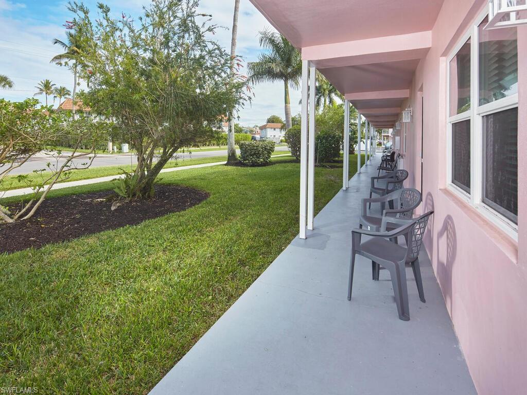 SEABREEZE APTS - Residential