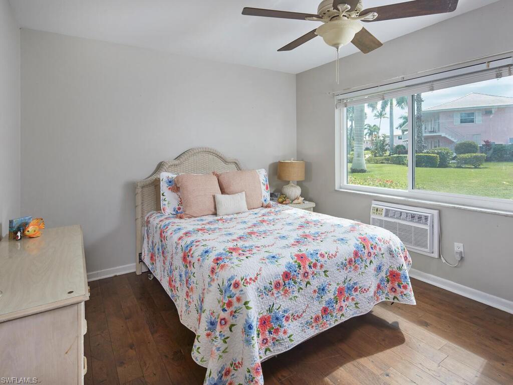 SEABREEZE APTS - Residential