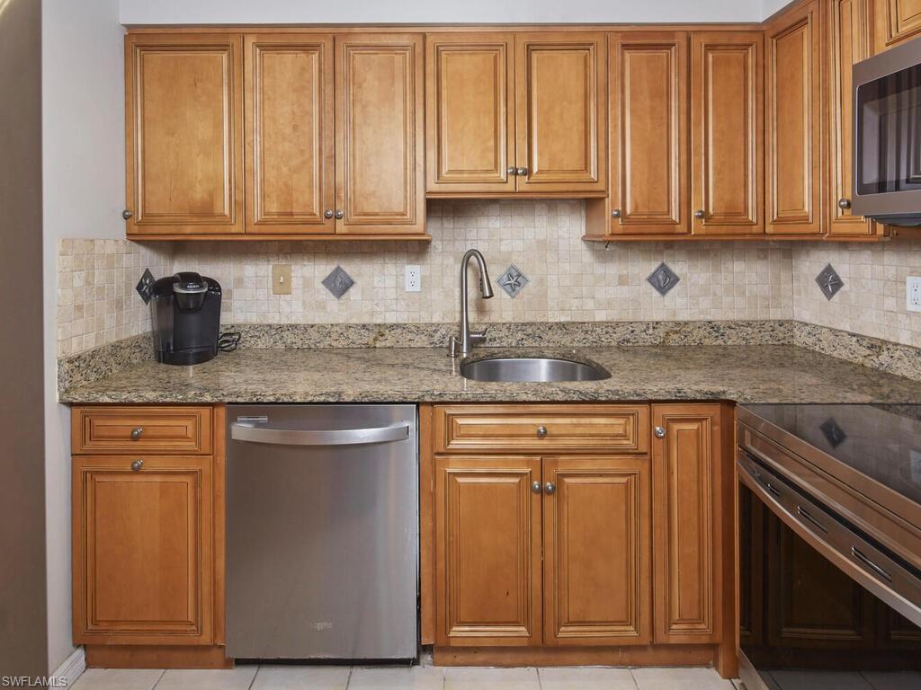 SEABREEZE APTS - Residential