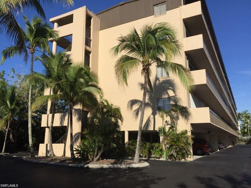 SPACIOUS, OPEN AND BRIGHT Large office with additional room for Reception or Front office, restroom, and glass sliders to balcony. Elevators to all floors, USPS and Fedex boxes on premise. Covered Parking for owner/tenant and lots of free public parking on site. Easy to see and show.