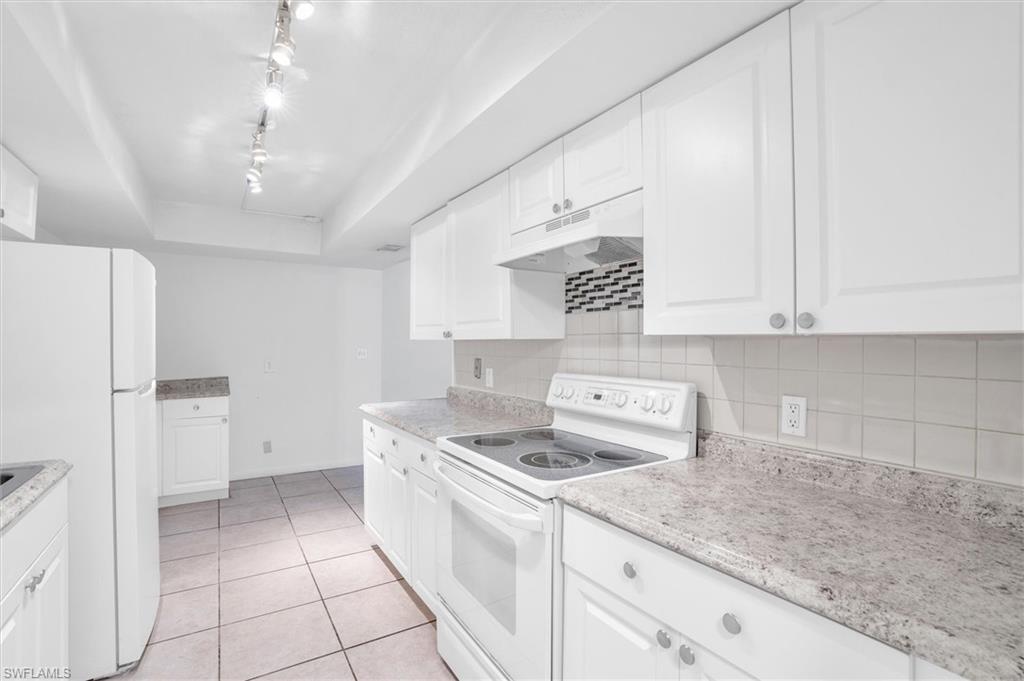 LAKEWOOD - Residential