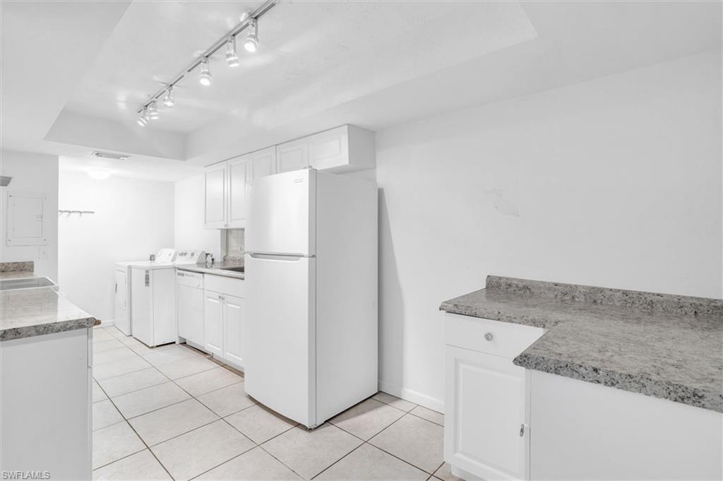 LAKEWOOD - Residential