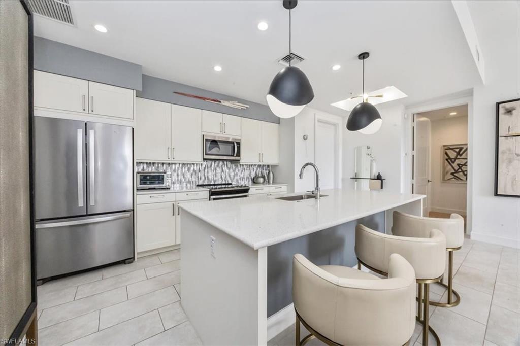 ELEVEN ELEVEN CENTRAL - Residential Lease