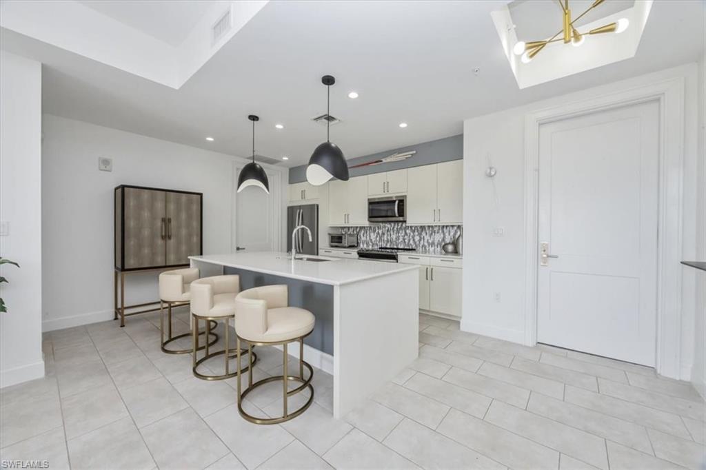 ELEVEN ELEVEN CENTRAL - Residential Lease