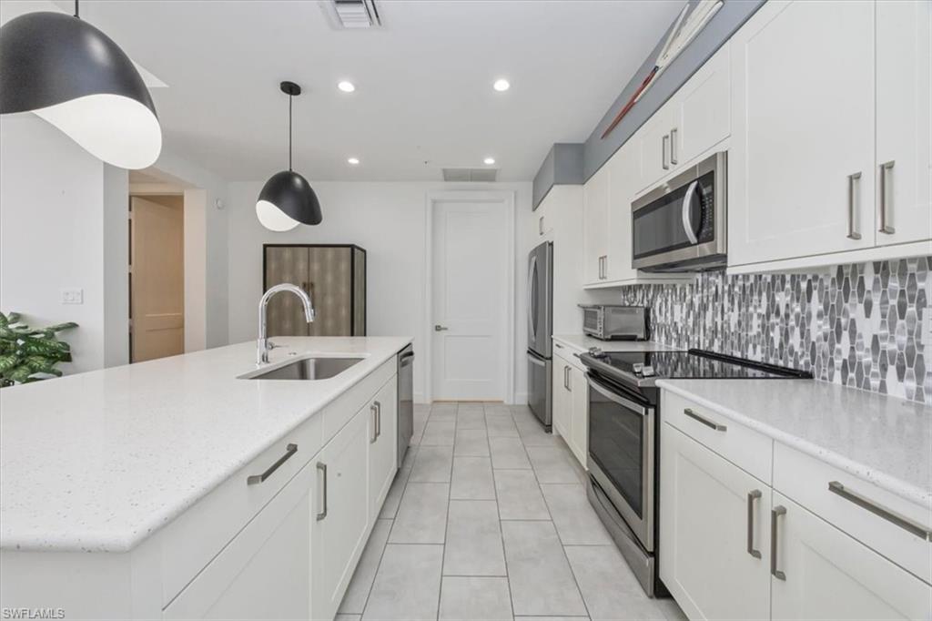 ELEVEN ELEVEN CENTRAL - Residential Lease