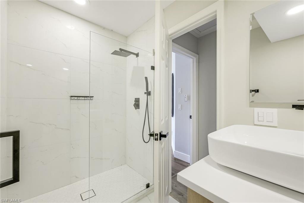 OAKWOOD VILLAS - Residential