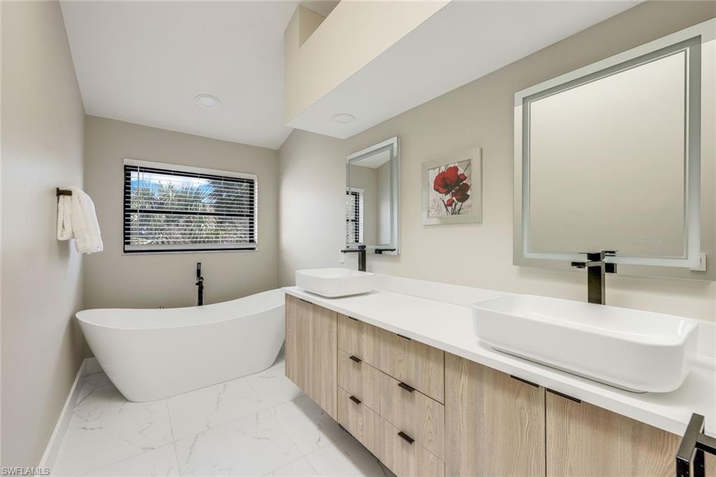 OAKWOOD VILLAS - Residential