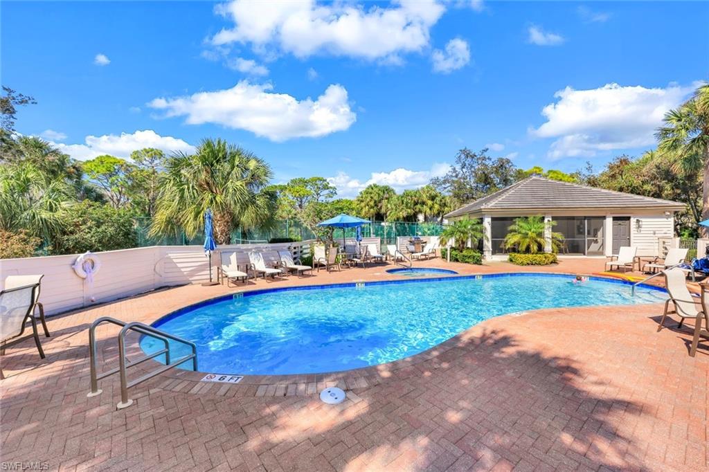 OAKWOOD VILLAS - Residential