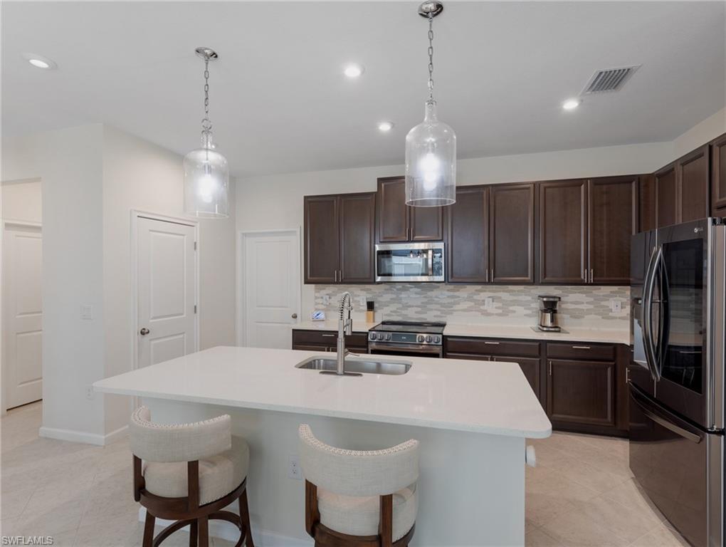 BONAVIE COVE - Residential