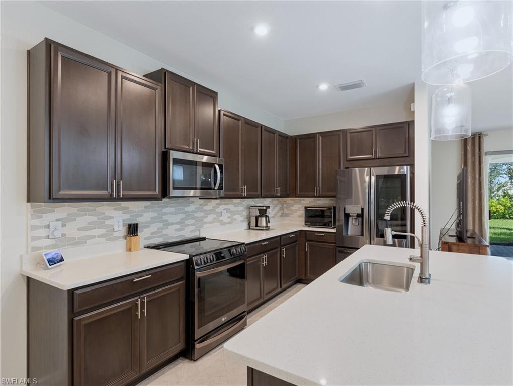 BONAVIE COVE - Residential