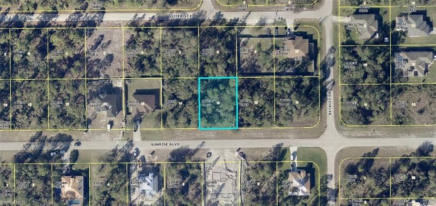 Great lot located in a quiet neighborhood is here for you to build your new home.  Only a short drive to SR82 via Bell Blvd.
